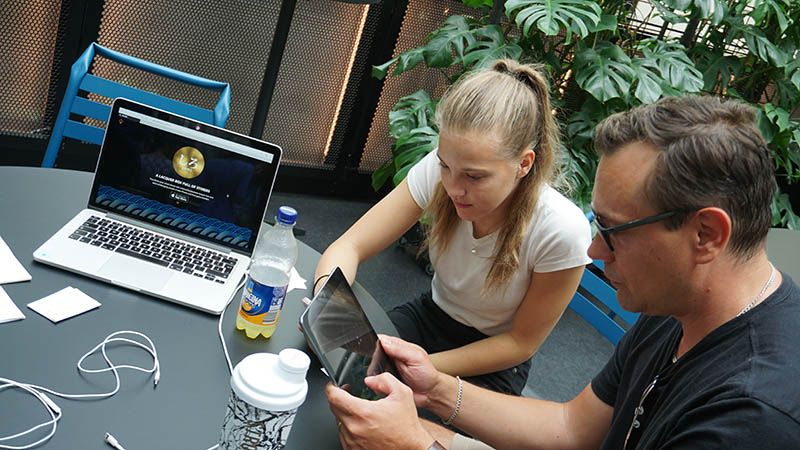 Father and daughter play SH•RO